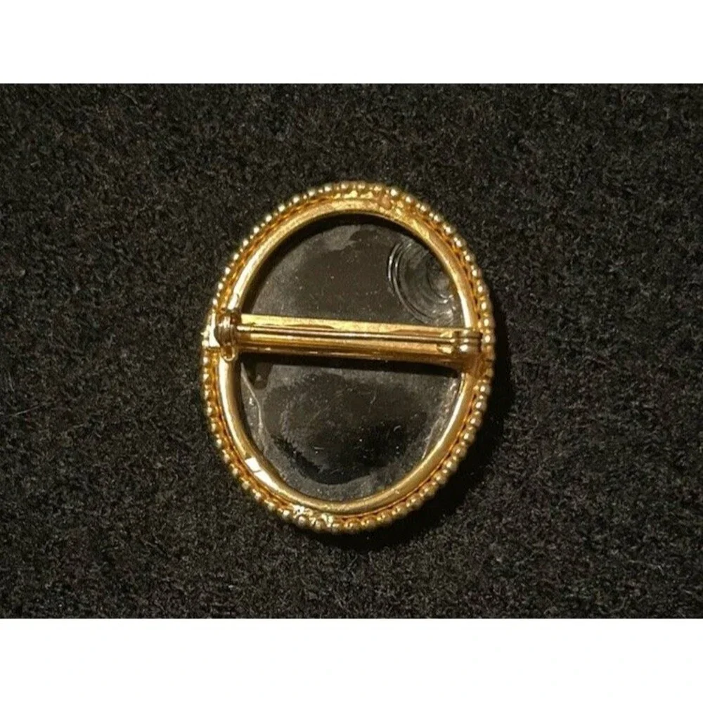 Vintage Reverse Gold Tone Cameo Carved Black Glass Mourning Pin Brooch
